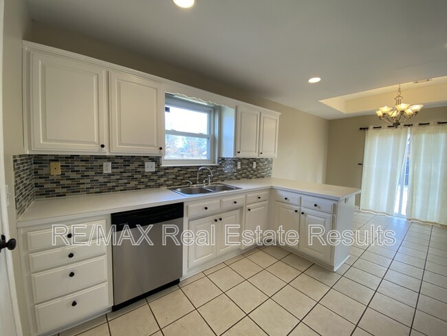 Building Photo - 1601 S 24th Pl