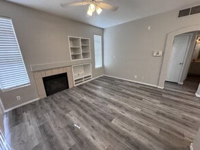 Building Photo - 2201 Ramsgate Dr