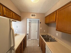 Building Photo - 4506 Laplace St