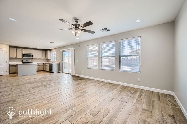 Foto del edificio - 1098 E Kelsi Ave