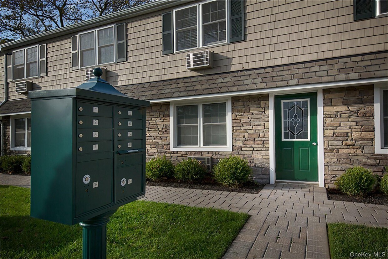 Building Photo - 140 Orinoco Dr