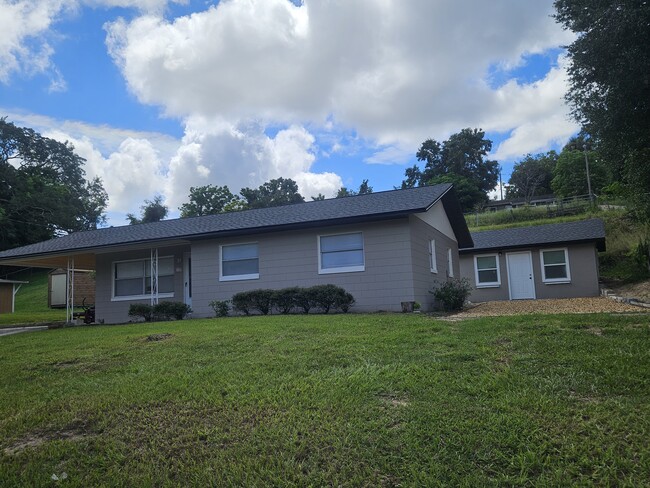 Building Photo - 733 E Minneola Ave