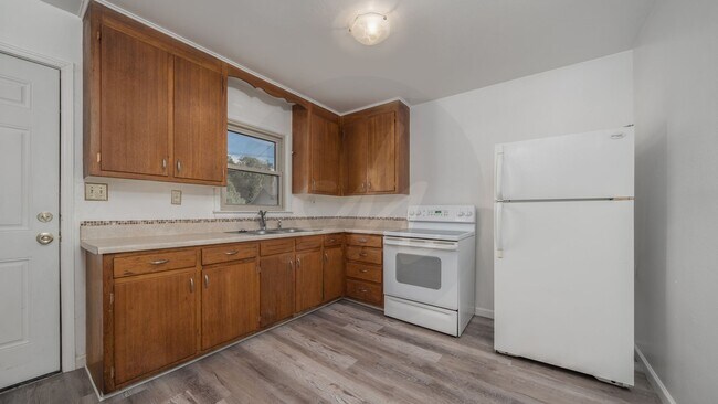 Building Photo - Charming Two Bedroom Duplex in Cheyenne He...