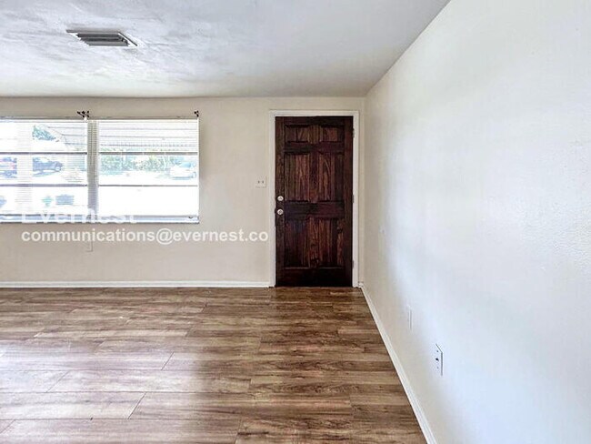 Foto del edificio - 3600 Berkshire St