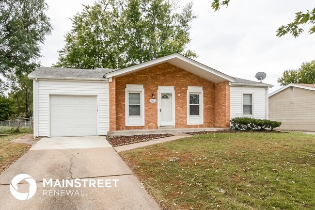 Building Photo - 2060 Avon Dr