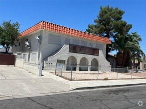 Building Photo - 818 S 7th St