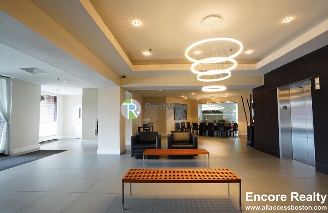 Foto del edificio - 15 N Beacon St