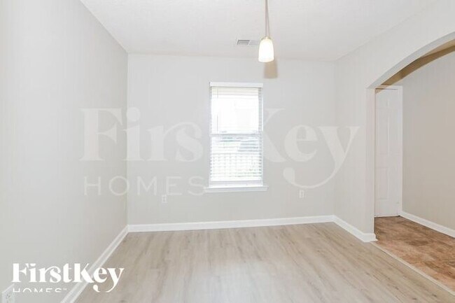 Building Photo - 9194 Conrad Dr
