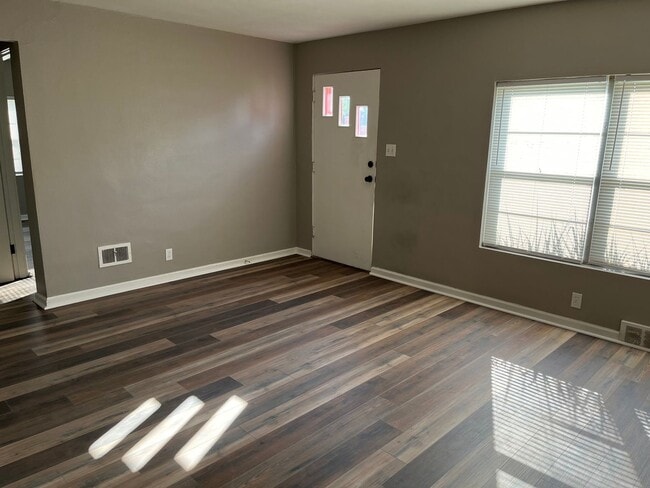 Photo - Two Bedroom in Alton House