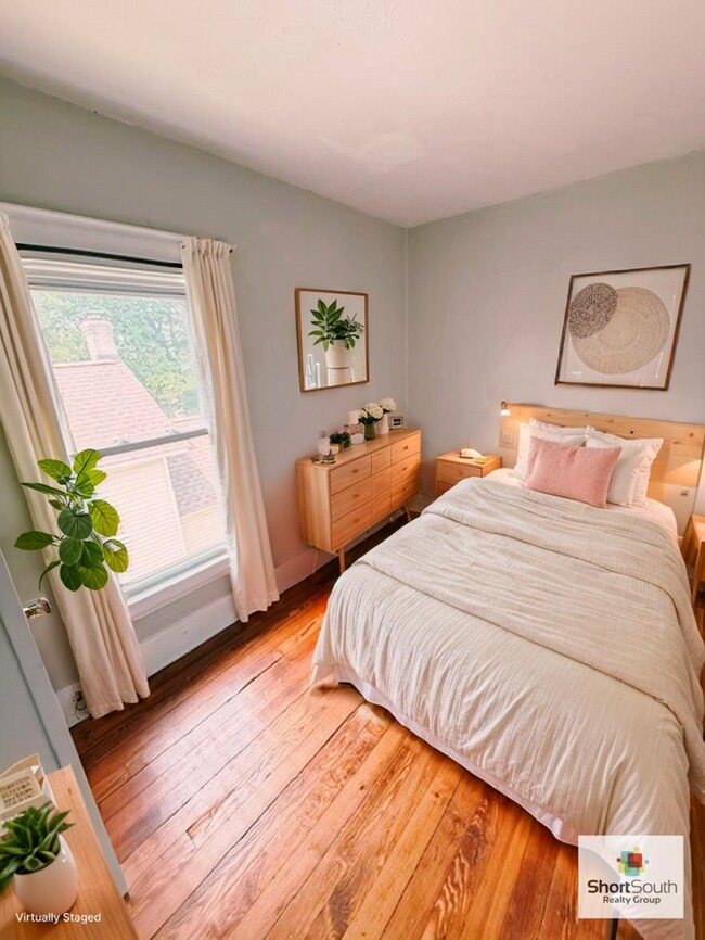 Foto del edificio - Beautifully 2 Bed 1 Bath remodeled townhome