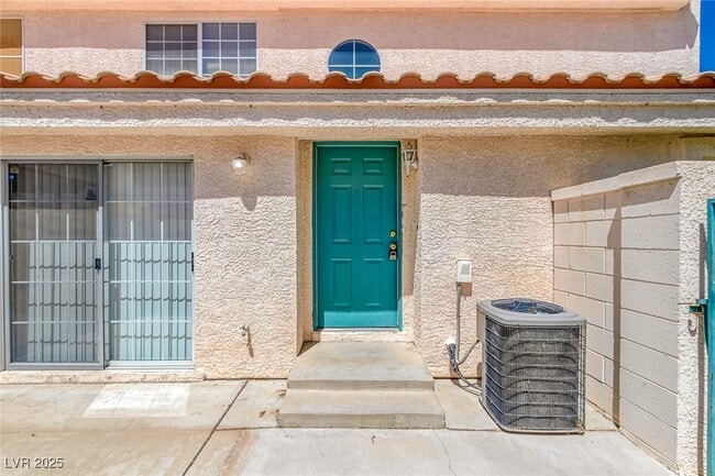 Building Photo - 8027 Teresita Ave