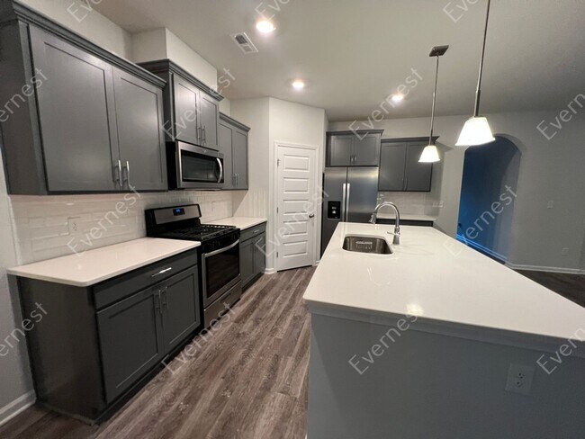 Building Photo - 3 Bed & 2 Bath House in Meridianville / Pe...