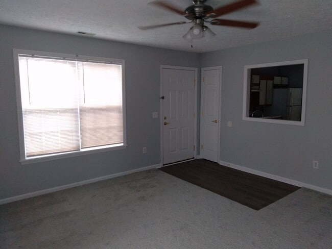 Foto del edificio - 2 Bedroom, 1 bath apartment - Downstairs U...