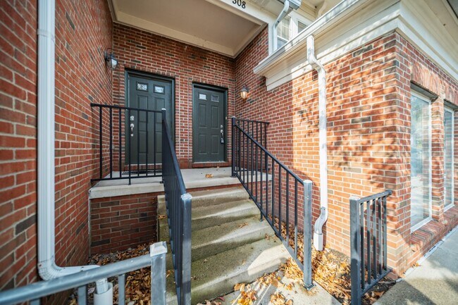 Entrada principal - 308 Legato Dr