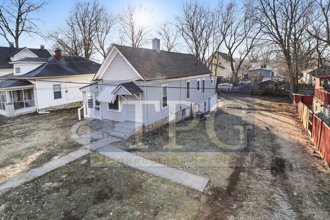 Building Photo - 562 S Arlington Ave