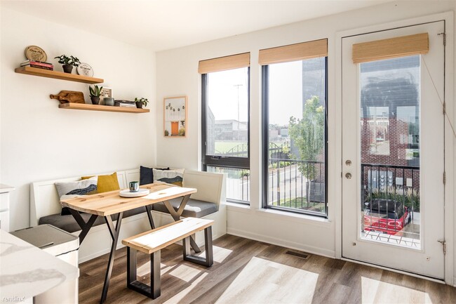 Building Photo - 2 br, 2.5 bath Townhome - 2301 Trumbull St