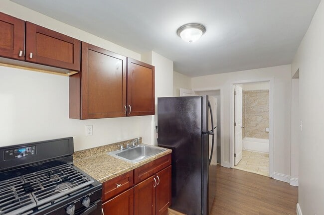 Building Photo - 8527 Chestnut Oak Rd