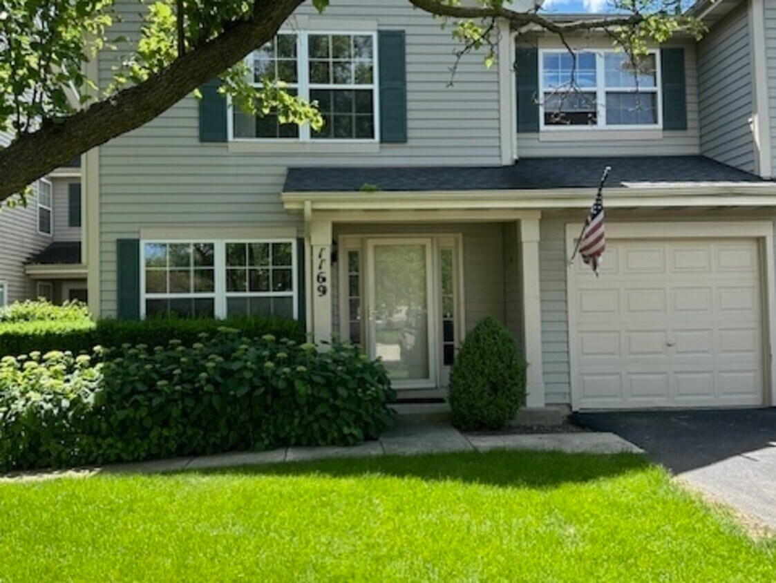 1169 Orleans Dr, Mundelein, IL 60060 Townhome Rentals in Mundelein IL