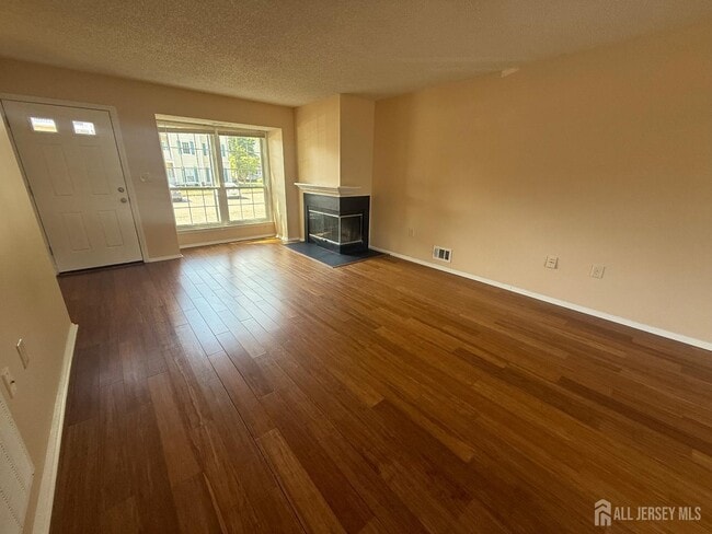 Building Photo - 425 Northam Dr