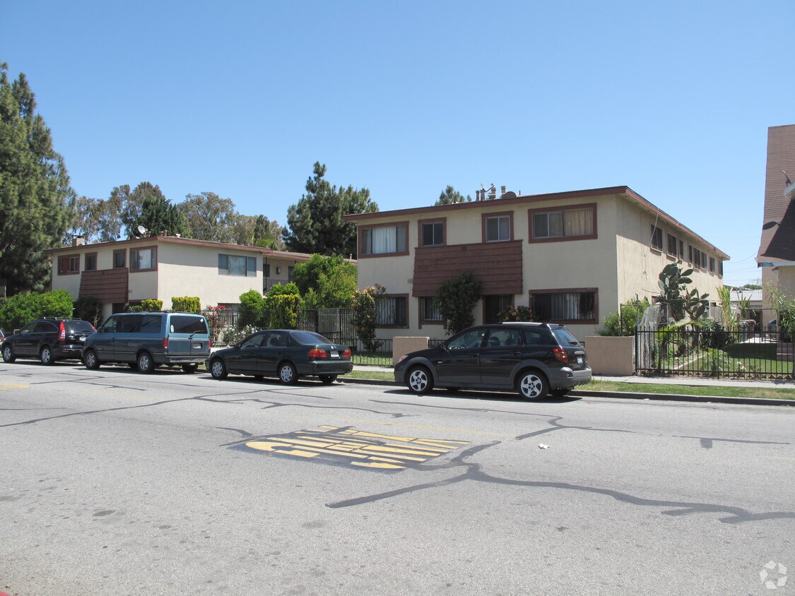 Primary Photo - 510-518 S Acacia Ave