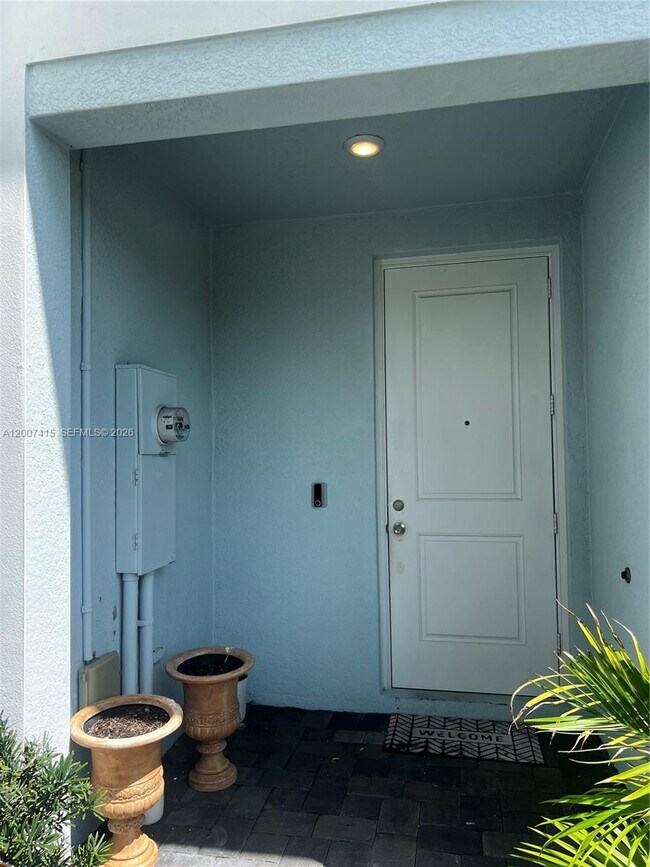 Foto del edificio - 6349 Topsail Dr