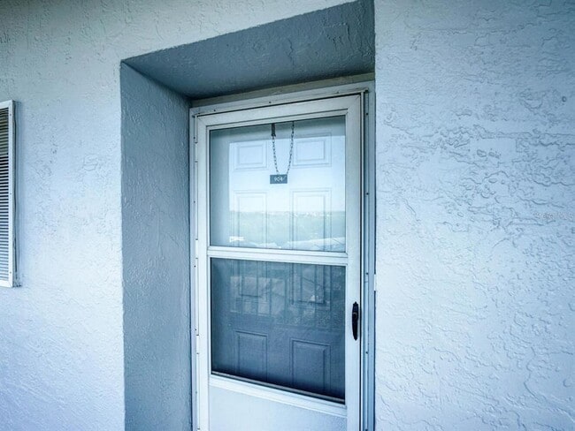 Foto del edificio - 4939 Floramar Terrace