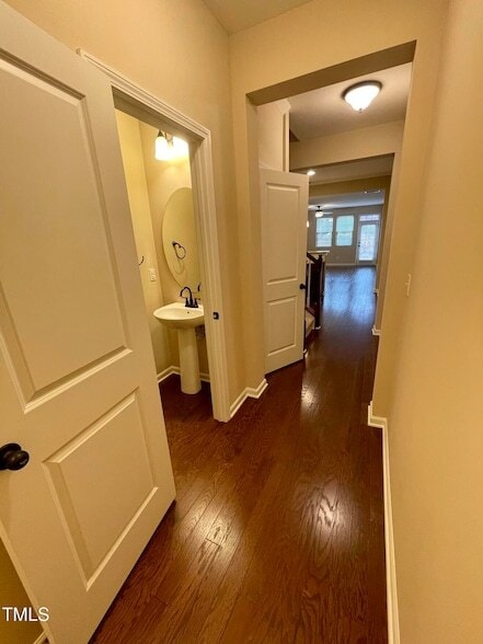Building Photo - 2452 Baslow Dr