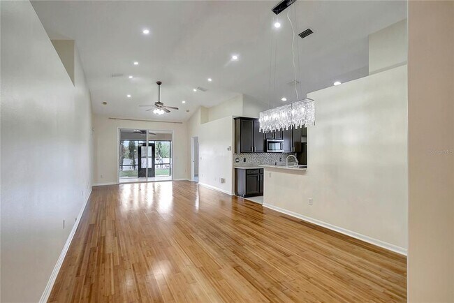 Building Photo - 3929 Washburn Pl