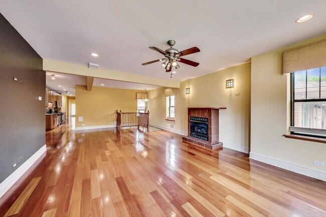 Building Photo - 8147 S Prairie Ave