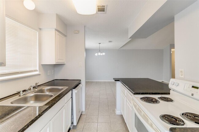 Foto del edificio - 2530 Long Reach Dr