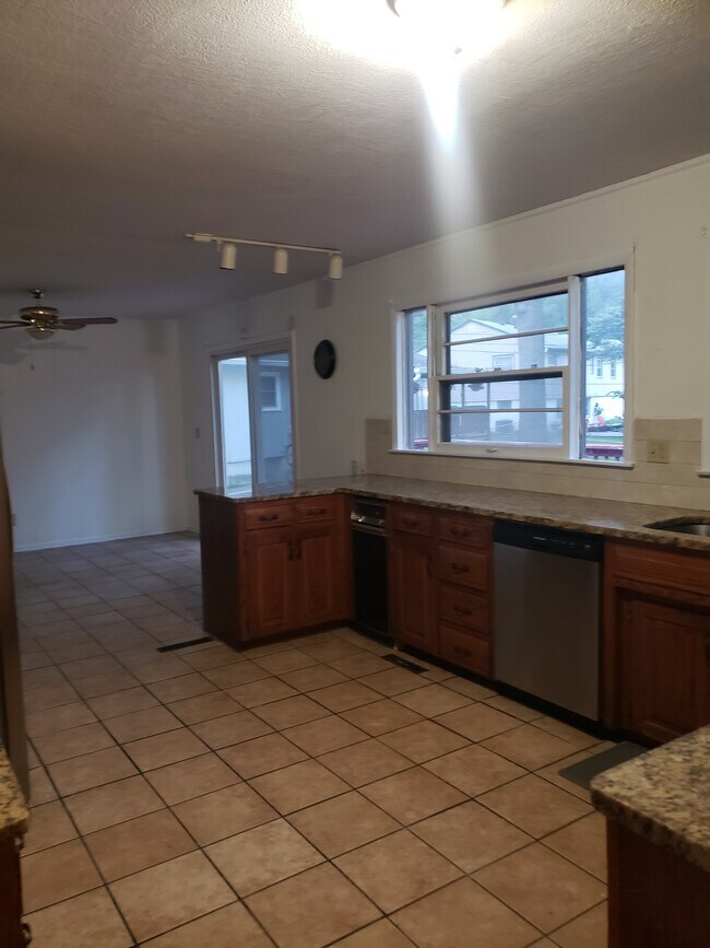 Foto del edificio - 11604 E 77th Terrace