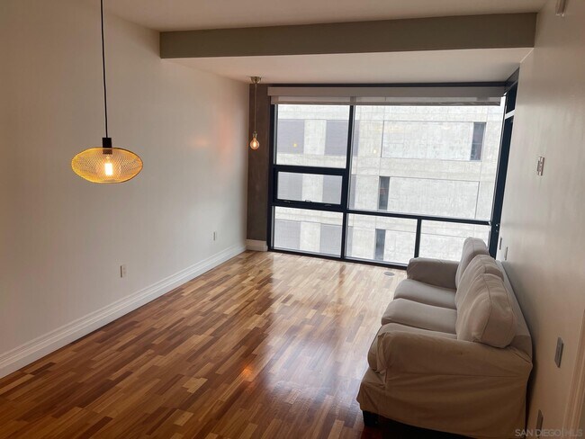 Foto del edificio - 350 11th Ave