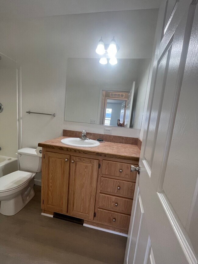 Foto del edificio - 373 N Buchanan St