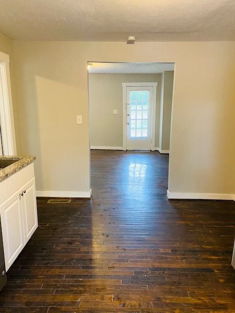 Building Photo - Great Remodeled Madison Rental
