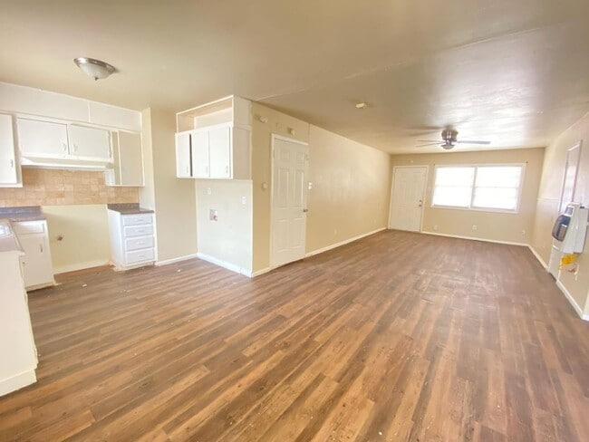Foto del edificio - 1708 E Dartmouth St