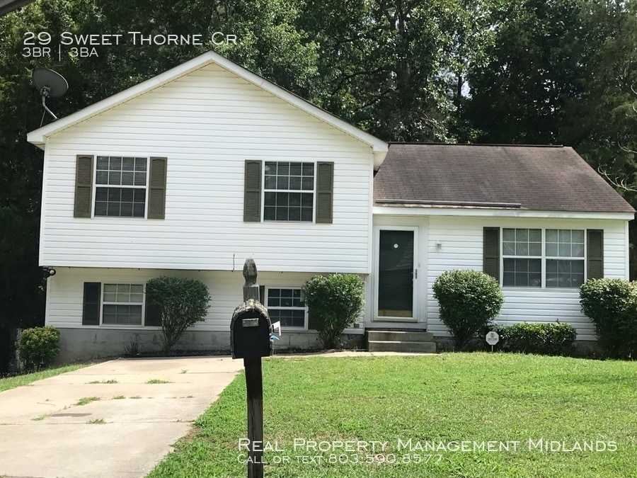 Primary Photo - Lovely Split-level Home in Irmo! Apply Now!
