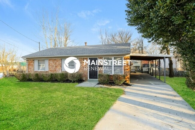 Photo - 5 Bedroom Pet-Friendly Home in Louisville, KY with Main Street Renewal