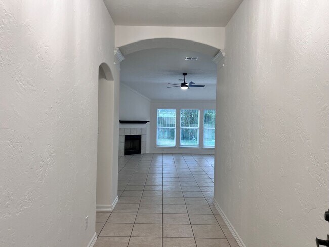 Foto del edificio - 6415 Hunterstone Ct