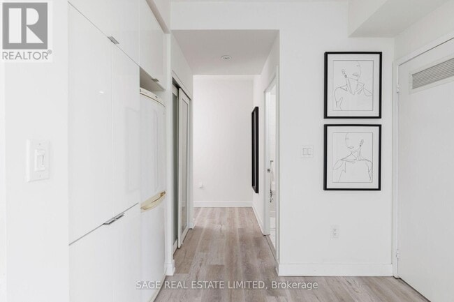 Photo du bâtiment - 21 Iceboat Terr