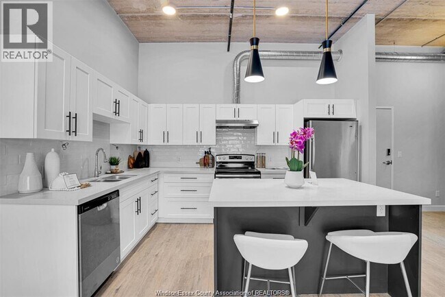 Photo du bâtiment - 11941 Tecumseh Rd E