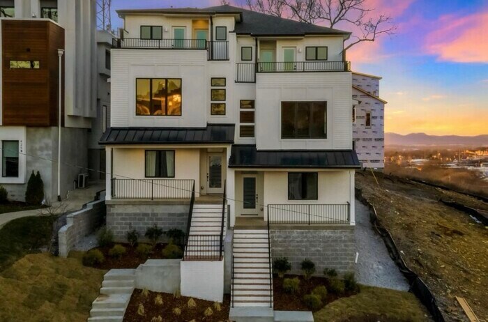 Foto principal - 429 36th Ave N