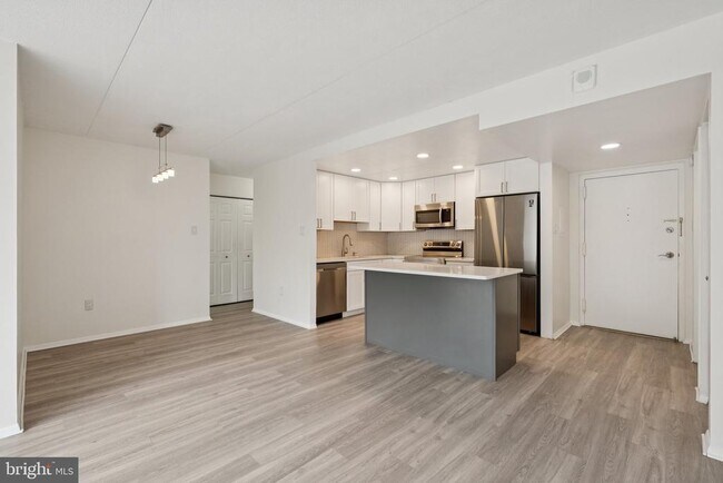 Foto del edificio - 6300 Stevenson Ave