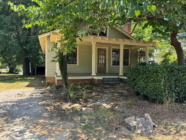 Foto del edificio - Cute Bungalow Near NC State Fairgrounds - ...