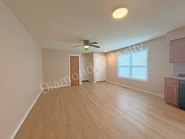 Building Photo - 1508 W Rainey St