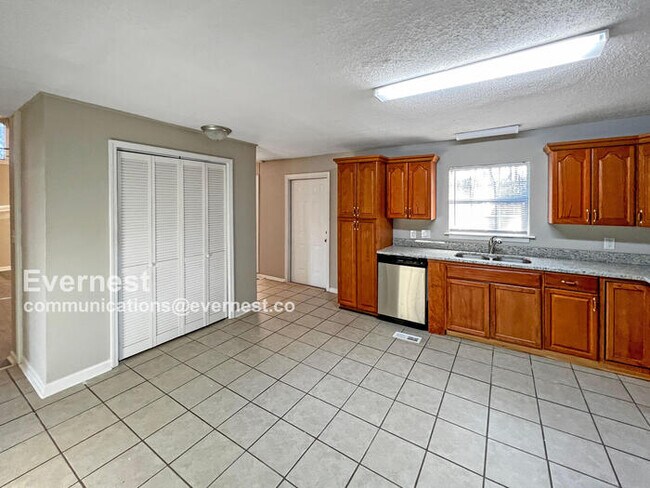 Foto del edificio - 1243 3rd Ave NW