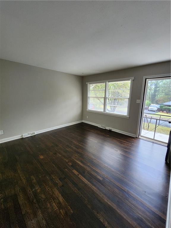 Building Photo - 2381 Woodland Dr NW