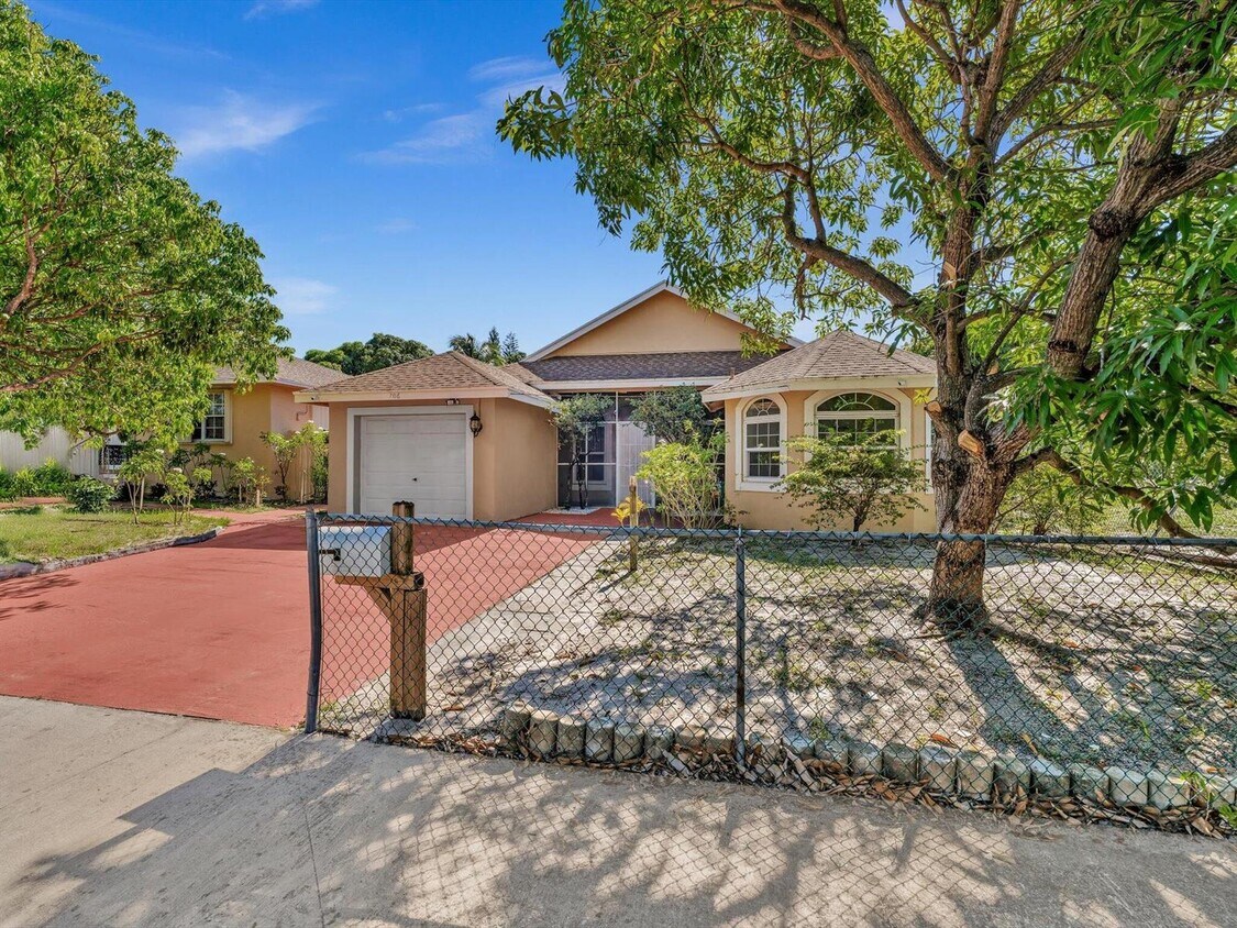 Foto principal - 706 N C St