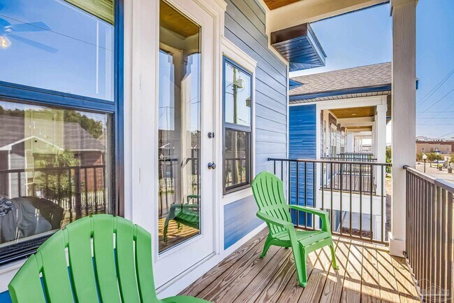 Building Photo - 520 N De Villiers St