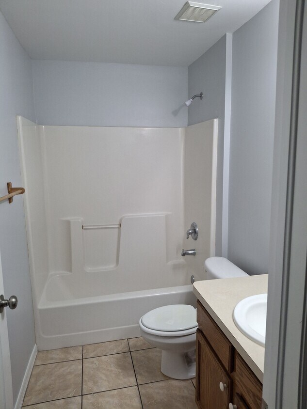 Foto principal - 5233 Benton St