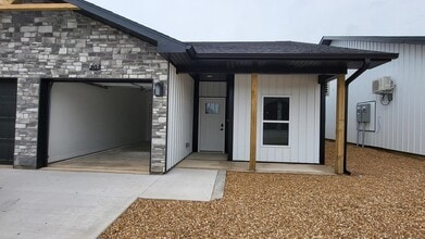 Building Photo - 36 N Swan St